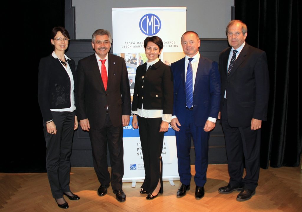Radka Prokopova s manzelem a zastupci CMA